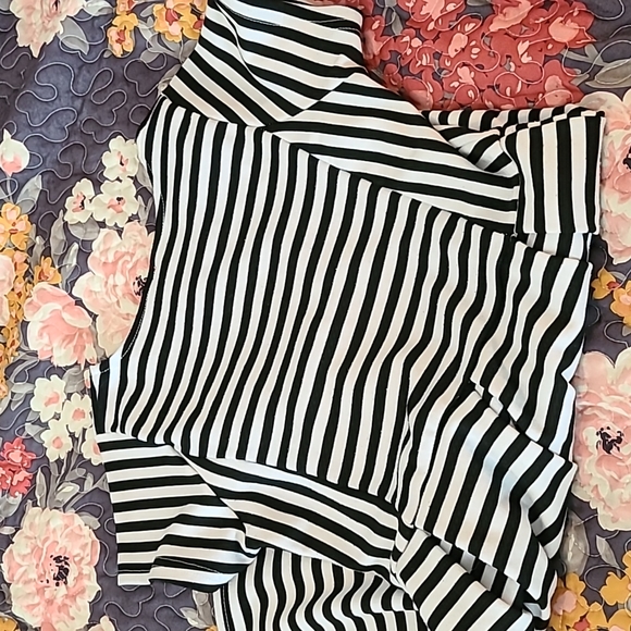 Black and white striped dress girls size 10-12 - Picture 6 of 7